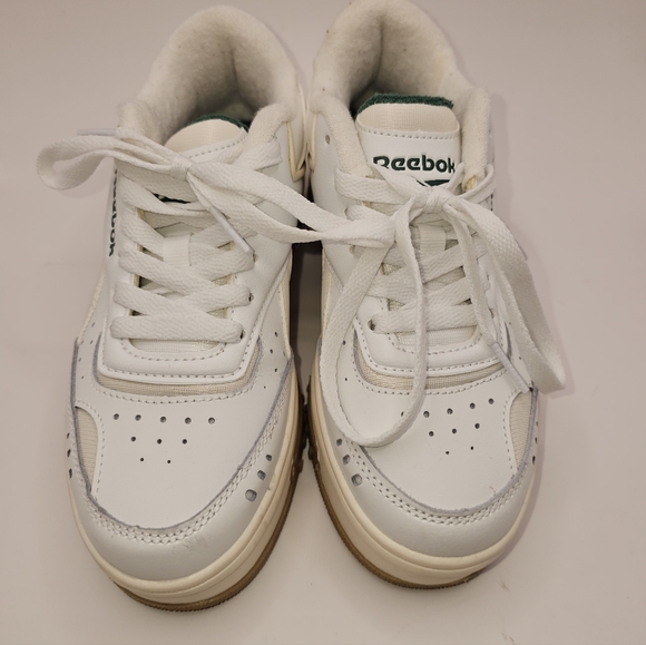Reebok Shoes - Reebok, Women's Size 6, White and Green Sneakers